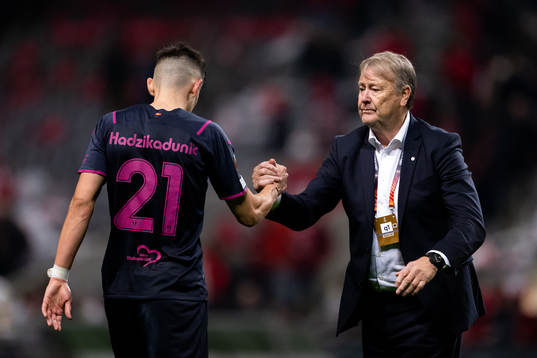 Dennis Hadžikadunic and head coach Åge Hareide of Malmö