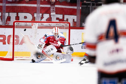 Växjös Jayden Halbgewachs (ej i bild) gör 0-1 bakom