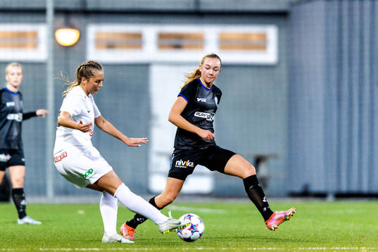 Brommapojkarnas Tuva Norell och Växjös Ebba Cronholm