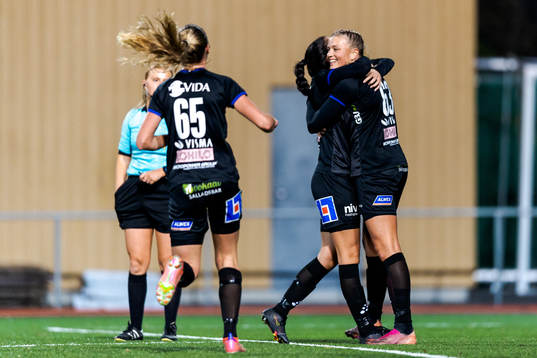 Växjös Ebba Cronholm, Izabell Afram och Matilda Nivard