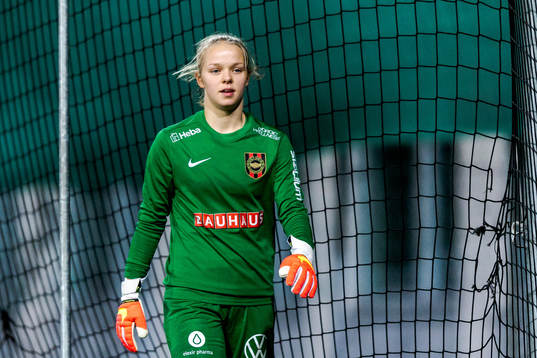 Brommapojkarnas målvakt Nadine Allard