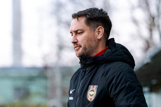 Brommapojkarnas huvudtränare Anders Blomqvist deppar