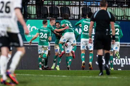 Jönköpings Södras Anton Thorsson jublar med lagkamrater