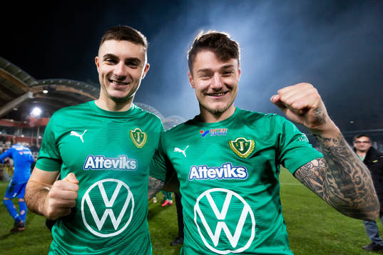 Jönköpings Södras Marko Nikolic och Adrian Edqvist jublar