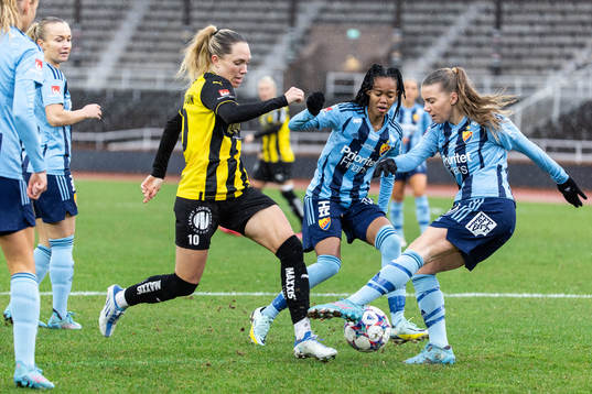 Häckens Elin Rubensson mot Djurgårdens Linda Maserame