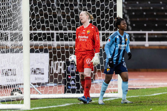 Djurgårdens målvakt Hedvig Lindahl deppar