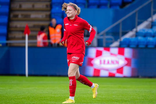 Signe Gaupset of Brann warms up