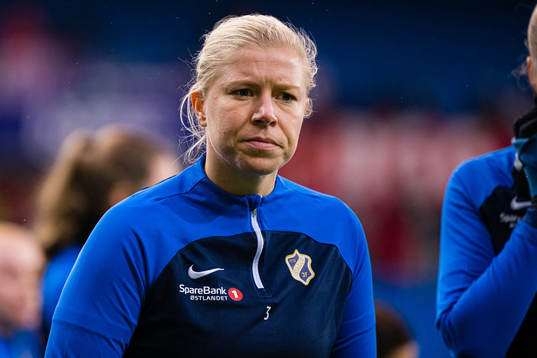 Ingrid Katrine Buer Søndenå of Stabæk warms up