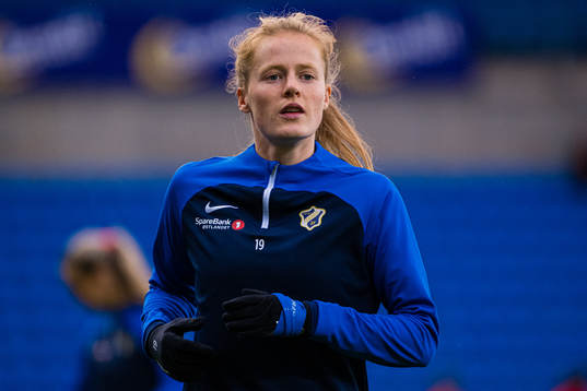 Andrea Anderdal of Stabæk warms up