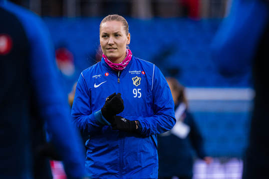 Maren Hagfors Thoresen of Stabæk warms up