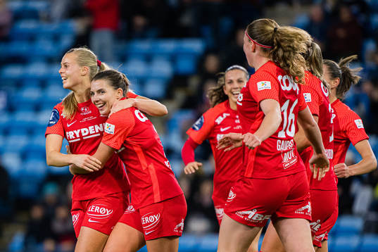 Nora Eide Lie of Brann celebrates