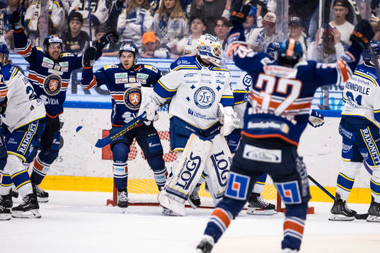 Växjös Kalle Kossila jubel