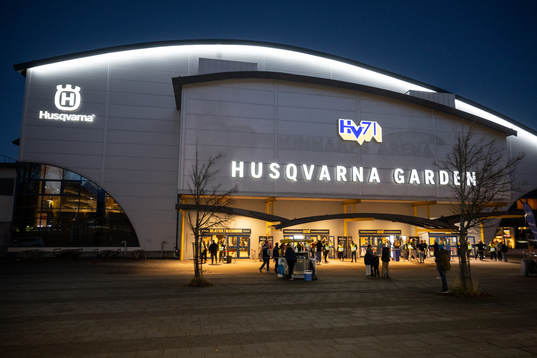 Utanför Husqvarna Garden