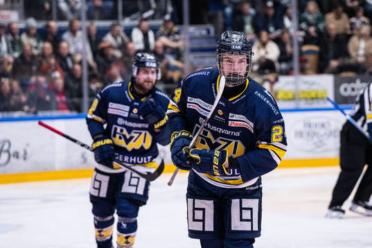 HV71s Oscar Fisker Molgaard jublar