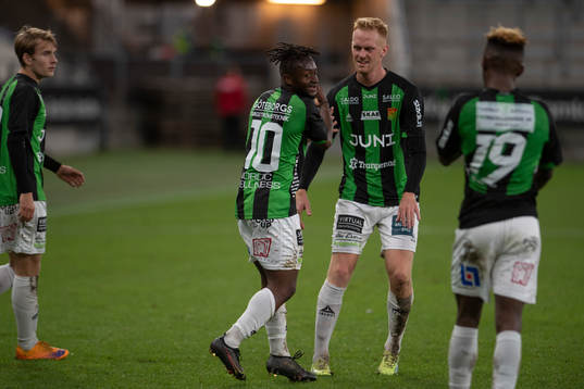 GAIS Michael Kargbo och Viktor Krüger jublar