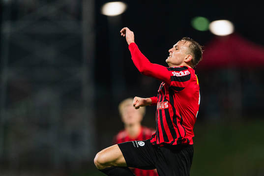 Brommapojkarnas Oscar Krusnell jublar