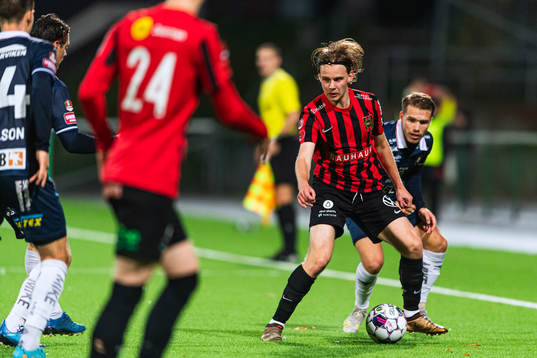 Brommapojkarnas Oscar Pettersson och Örgrytes Hampus
