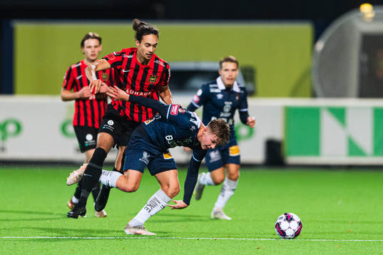 Brommapojkarnas Monir Jelassi och Örgrytes Isak Dahlqvist