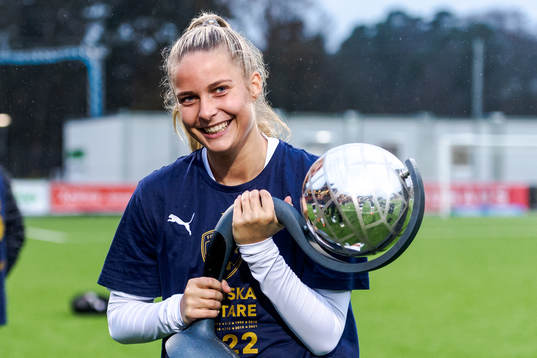 FC Rosengårds Olivia Holdt jublar med Kronprinsessan