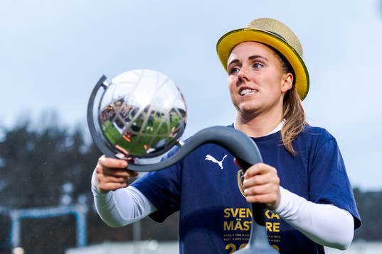 FC Rosengårds Gudrun Arnardottir jublar med Kronprinsessan