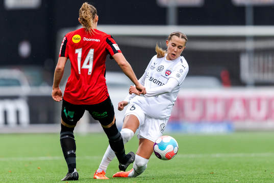 Brommapojkarnas Frida Thörnqvist och FC Rosengårds Ria