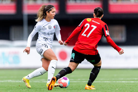 FC Rosengårds Loreta Kullashi och Brommapojkarnas Frida