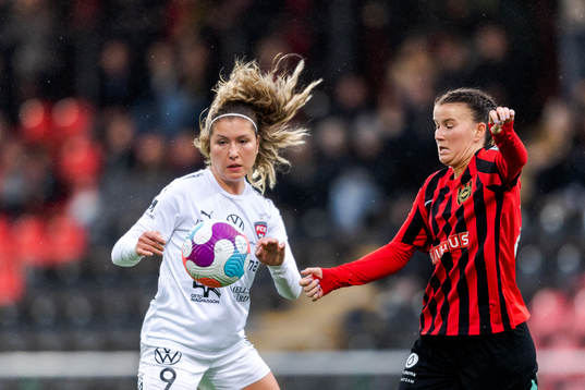 FC Rosengårds Loreta Kullashi och Brommapojkarnas Frida