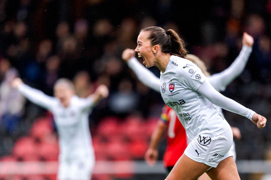 FC Rosengårds målskytt Athinna Persson Lundgren jublar
