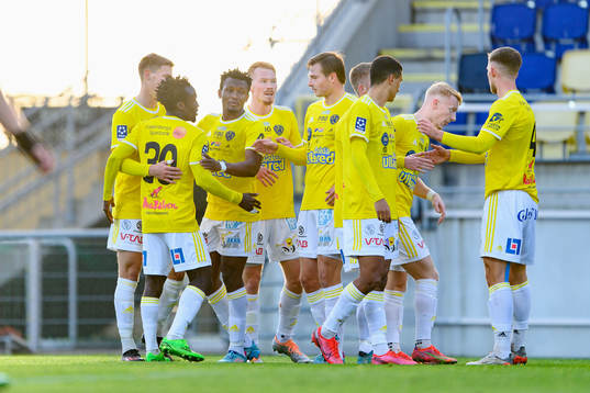 Falkenbergs spelare jublar