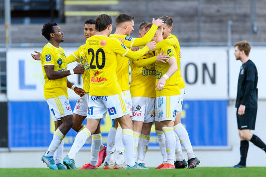 Falkenbergs spelare jublar