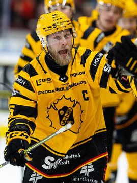 Skellefteås Oscar Möller jublar