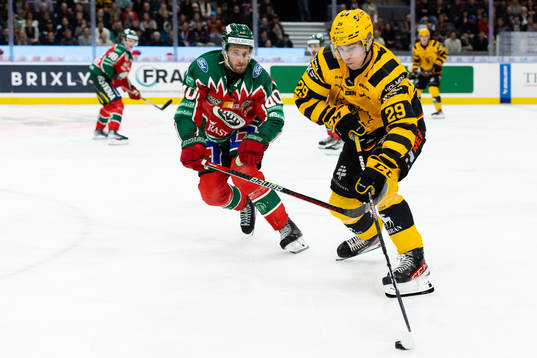 Frölundas Petteri Lindbohm och Skellefteås Albin Sundsvik