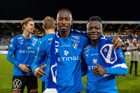 Halmstads Sadat Karim  och Thomas Boakye jublar