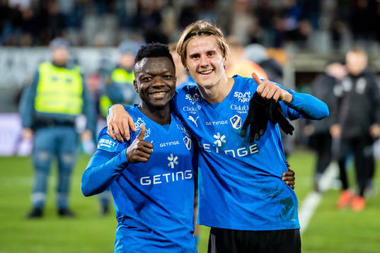 Halmstads Thomas Boakye och Erik Ahlstrand jublar