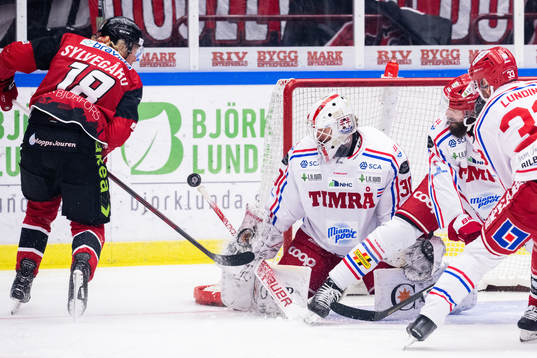 Malmö Redhawks Marcus Sylvegård oroar mot Timrås