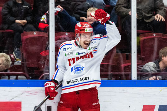 Timrås Anton Lander jublar