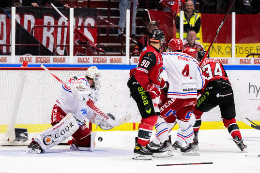 Malmö Redhawks Carl Söderberg gör 2-2 bakom Timrås