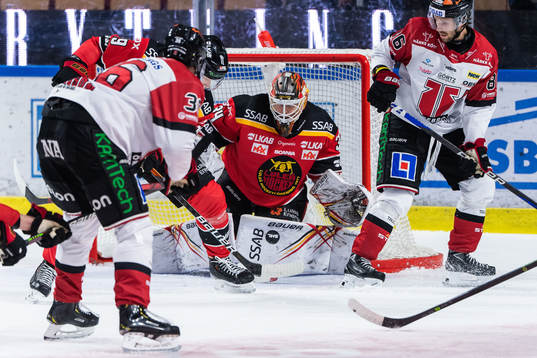 Luleås målvakt Joel Lassinantti och Örebros Mathias