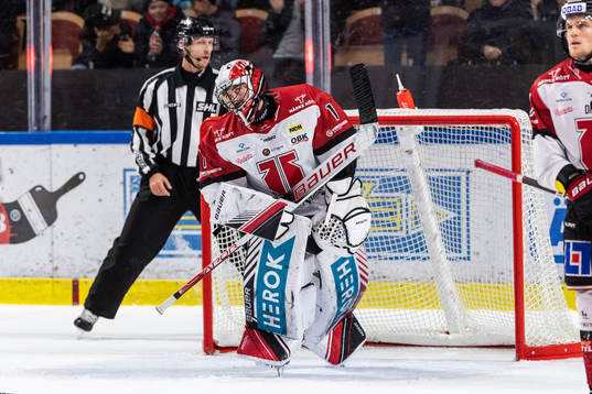 Örebros målvakt Jhonas Enroth deppar