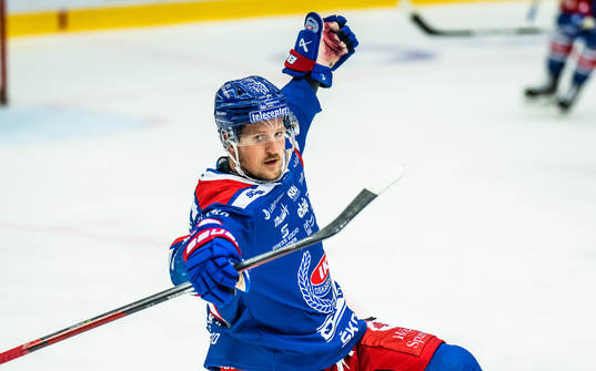 Oskarshamns Patrik Karlkvist jublar