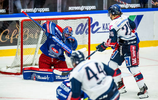 Oskarshamns målvakt Tim Juel och Linköpings Fabian Wagner