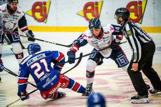 Oskarshamns Myles Powell och Linköpings Arvid Costmar