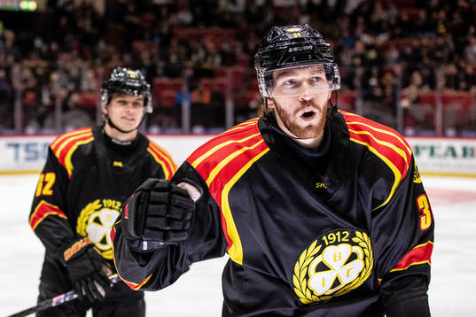 Brynäs Oscar Eklind jublar