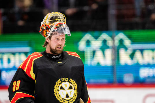 Brynäs målvakt Anders Lindbäck deppar