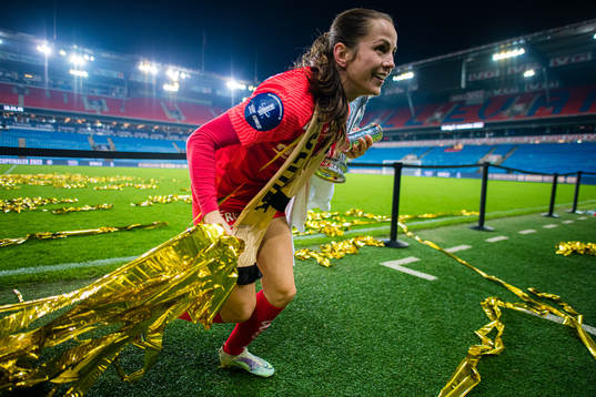 Tuva Hansen of Brann celebrates with the trophy
