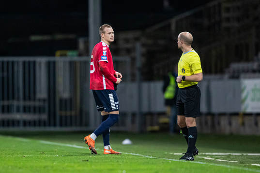 Utsiktens Jesper Brandt får rött kort