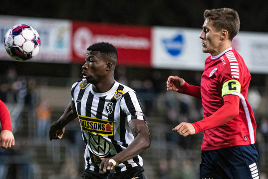 Landskronas Ousmane Diawara och Utsiktens Erik Westermark