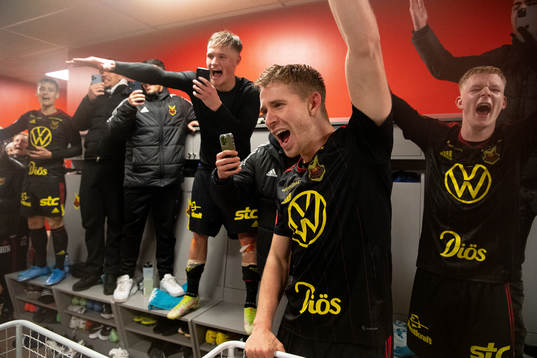 Östersunds Ludvig Fritzson jublar i omklädningsrummet
