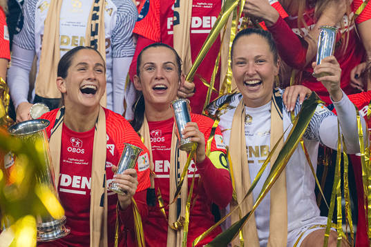 Ingrid Ryland, Tuva Hansen and Aurora Mikalsen of Brann