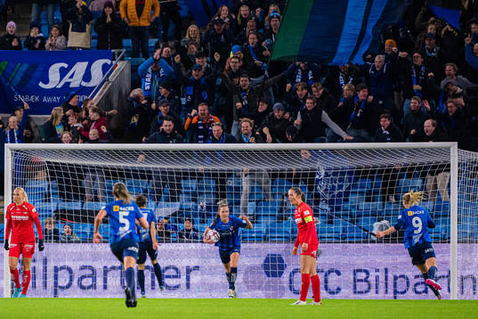 Iris Omarsdottir of Stabæk celebrates